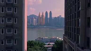 重庆标志性建筑金色双子塔RO.CN航拍视频的预览图